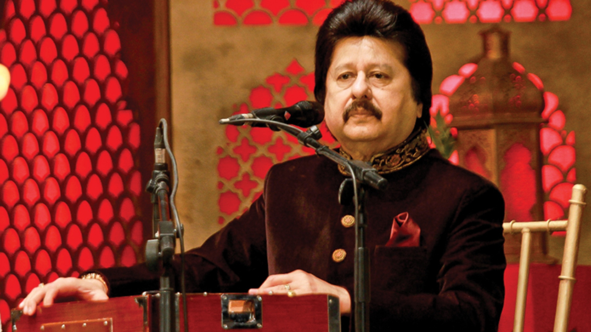 Veteran singer Pankaj Udhas dies at 72