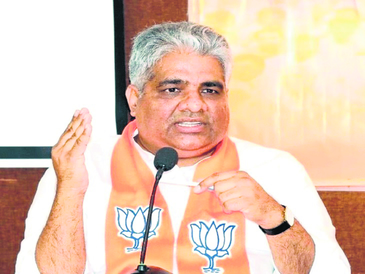 Actor-turned-politician Vijay’s TVK party seeks to enrol 2 crore members
