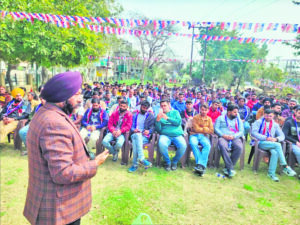 Apni Party’s Manjit Singh leads youth convention, calls for action