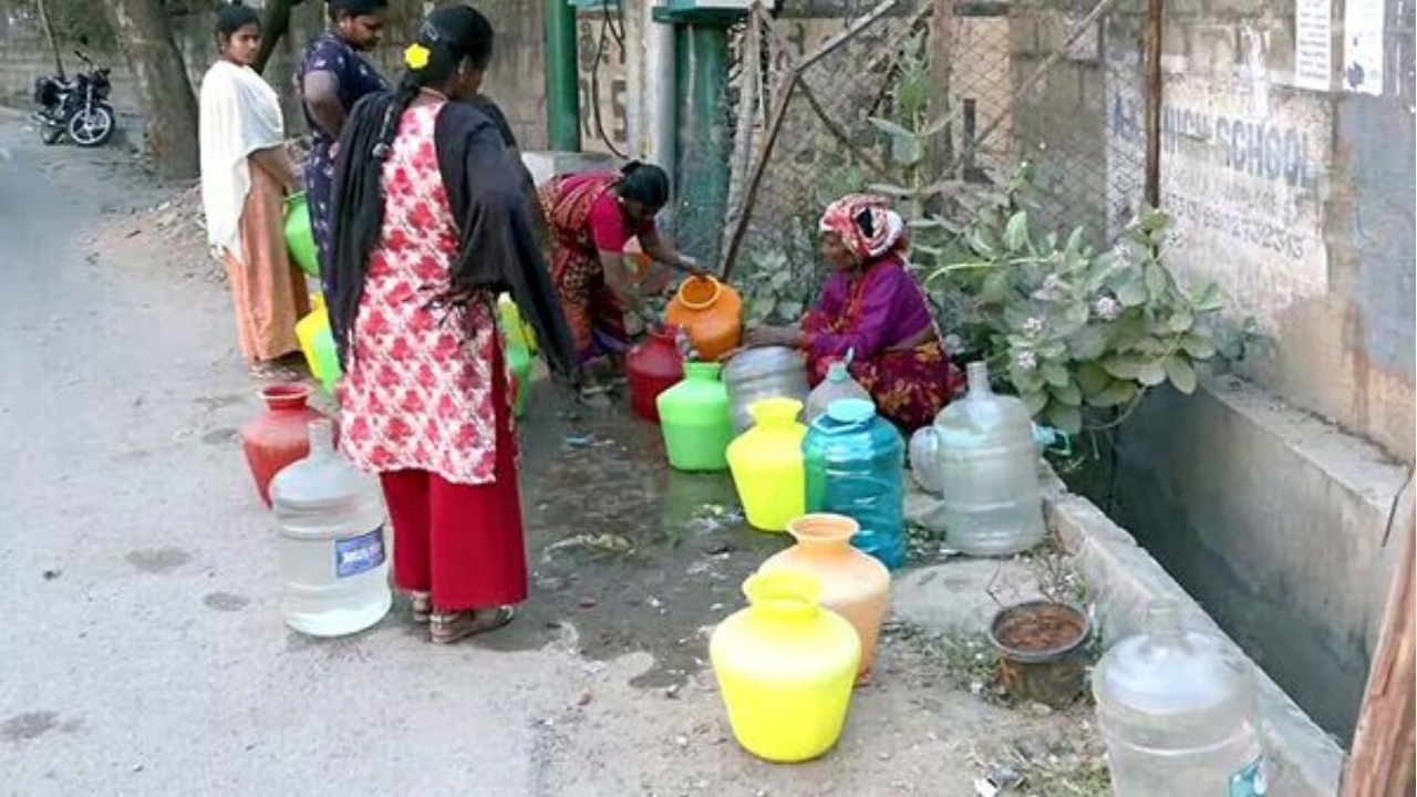 Bengaluru water crisis: No end to residents’ woes, scracity makes life tough