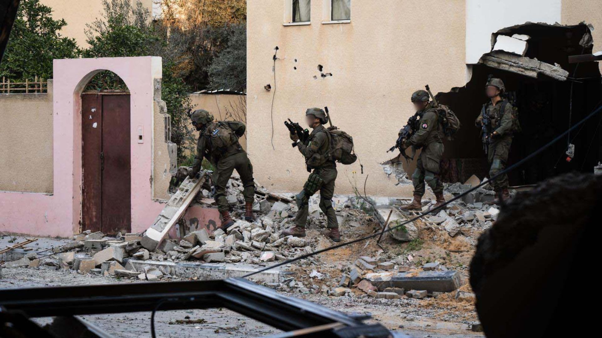 Israeli Forces Capture 250 Terrorists in Khan Yunis
