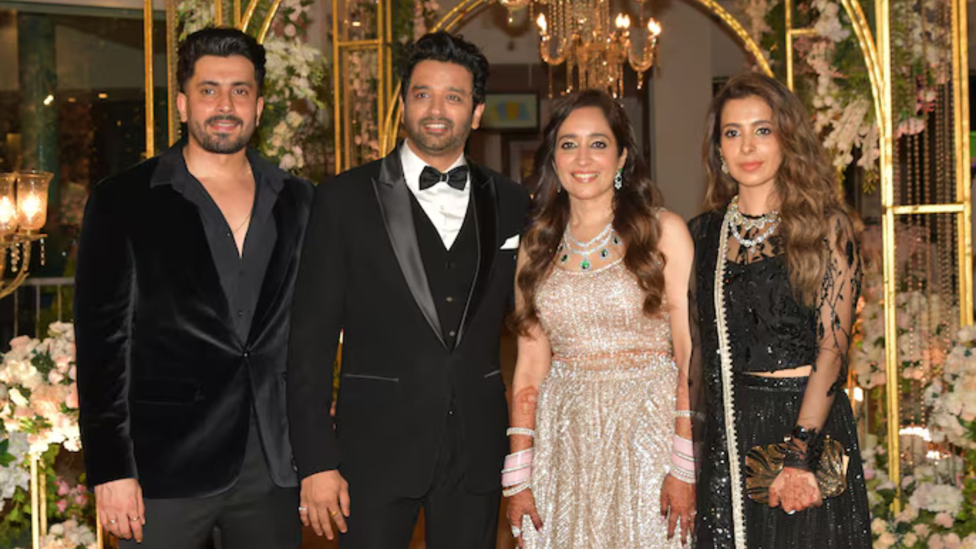'Pyaar Ka Punchnama 2' Stars Seen at Sunny Singh's sister's reception