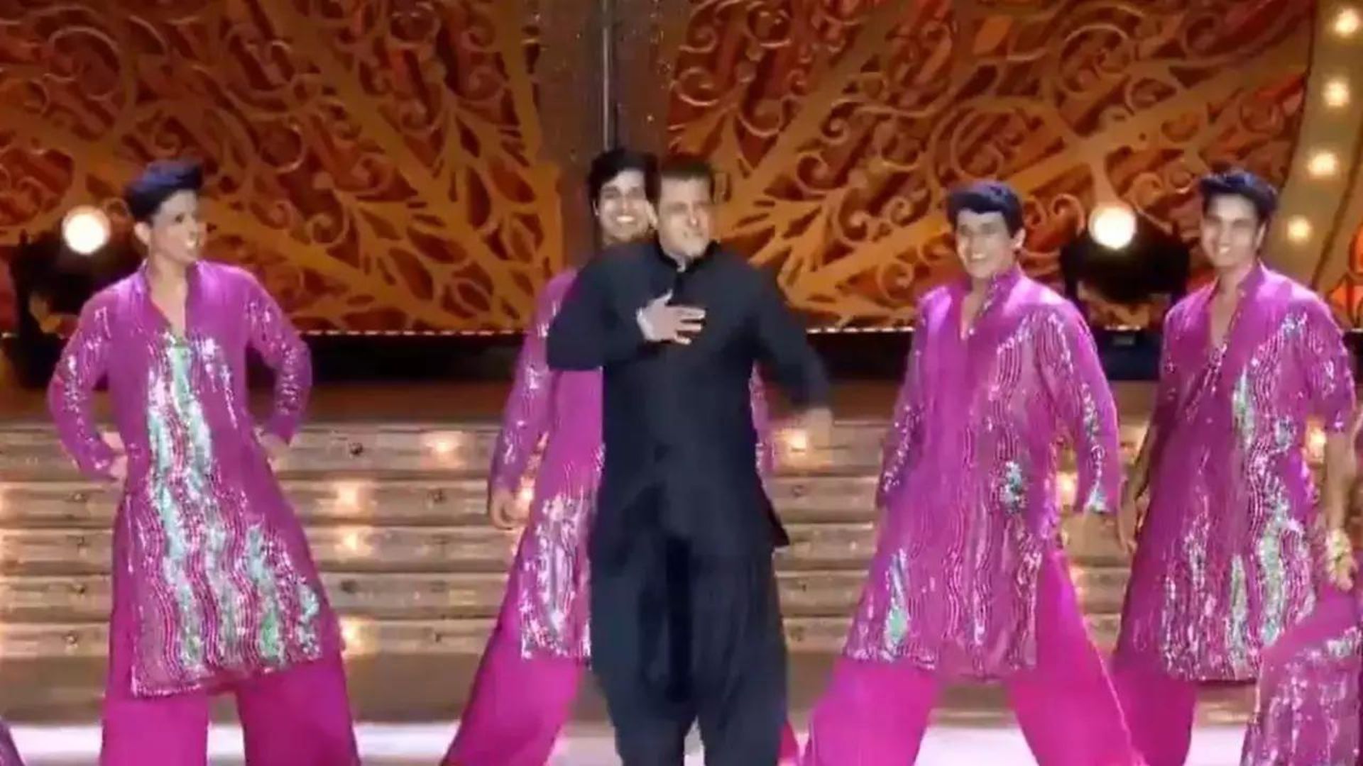 Salman Khan Performs At Anant And Radhika's Pre-Wedding
