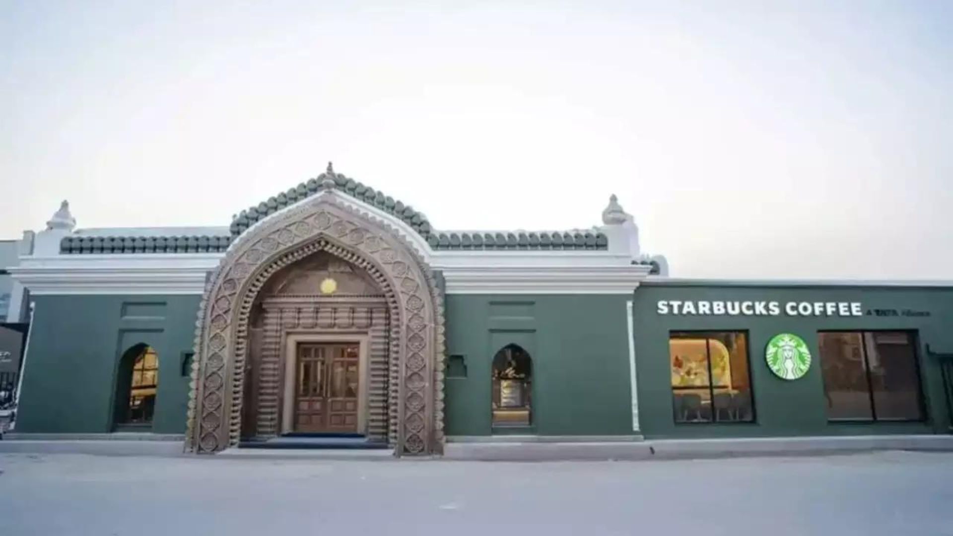 Massive Turnout as Varanasi Welcomes First Starbucks Store