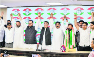 Former MP Lal Singh receives warm welcome on Congress rejoining