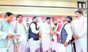 Former BJP MLA Durga Dass joins Congress in Jammu