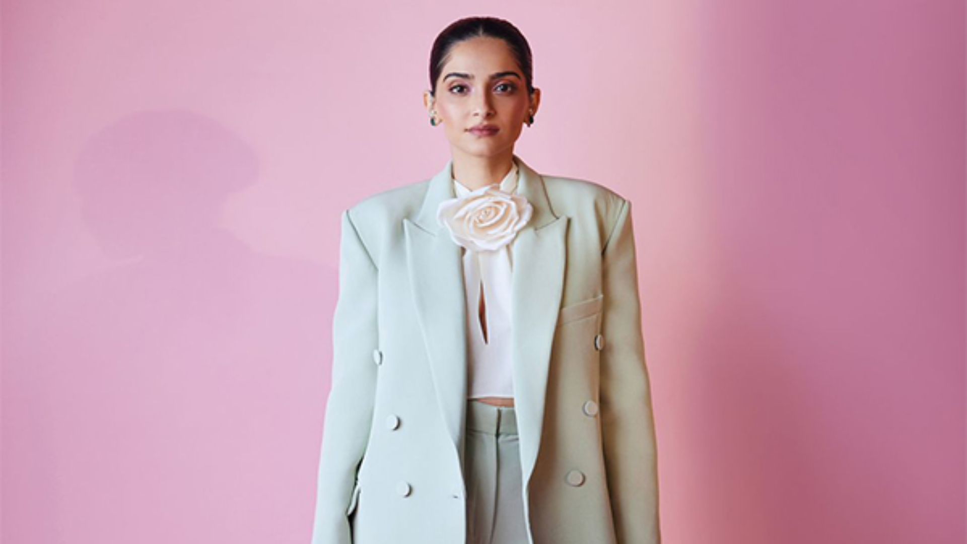 UK’s Tate Modern museum inducts Sonam Kapoor in its South Asia Acquisition Committee