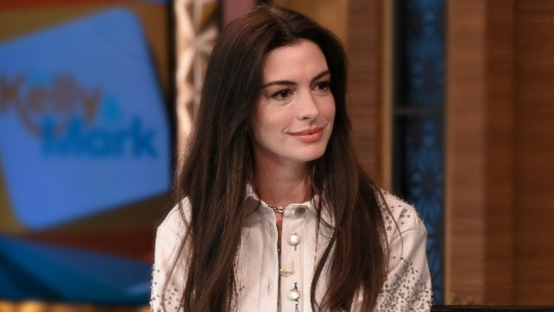 “I had an angel in Christopher Nolan”: Anne Hathaway post her Oscar win