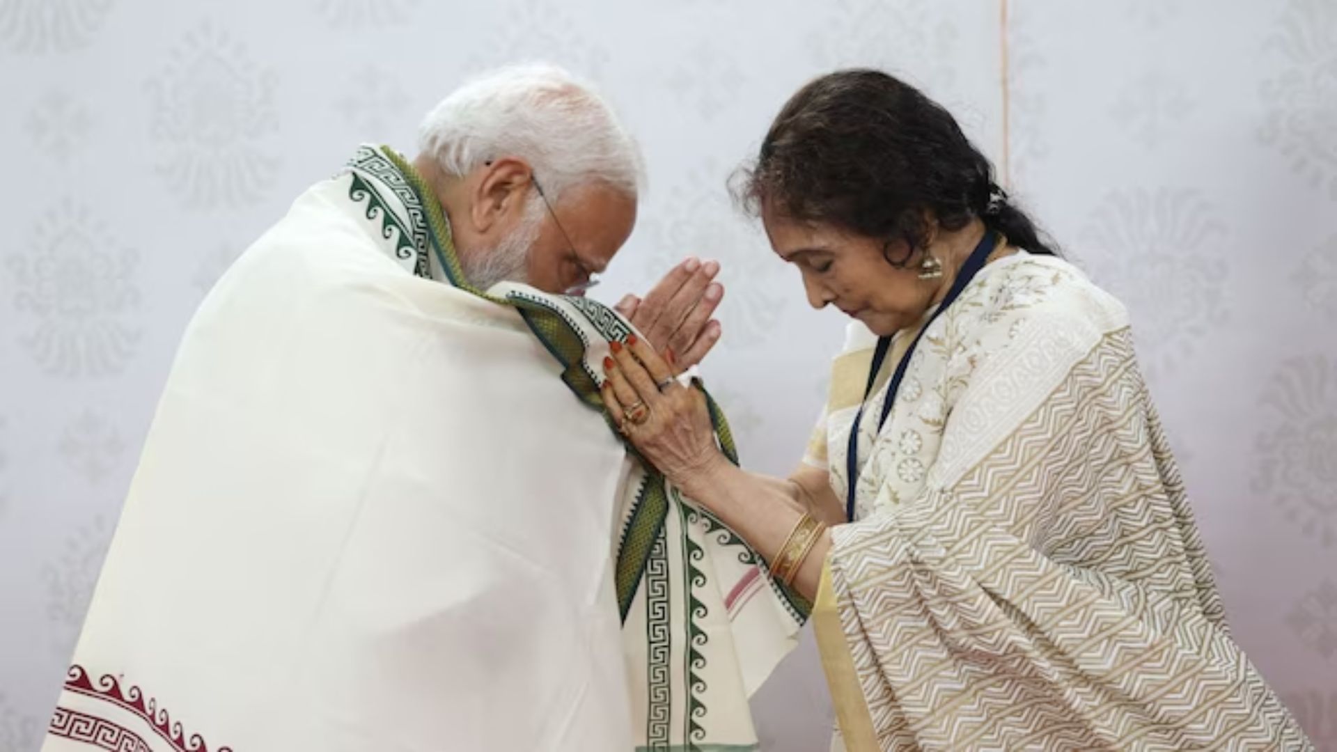 PM Modi meets legendary actress Vyjayanthimala in Chennai