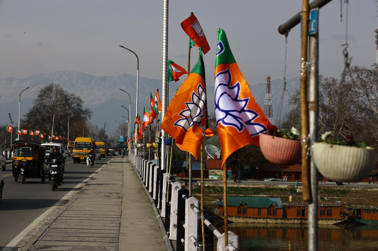 PM Modi’s 1st Rally After Abrogation Of Article 370: 10,000 flags, 1000 hoardings installed in Srinagar by BJP Workers