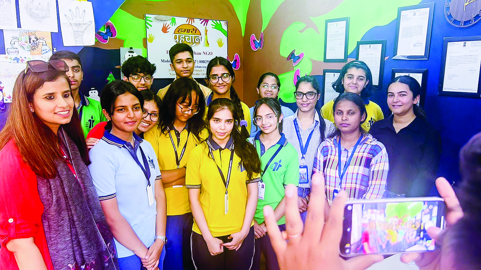 VAR SINGH CAMP: INTERACT CLUBS DONATION DRIVE