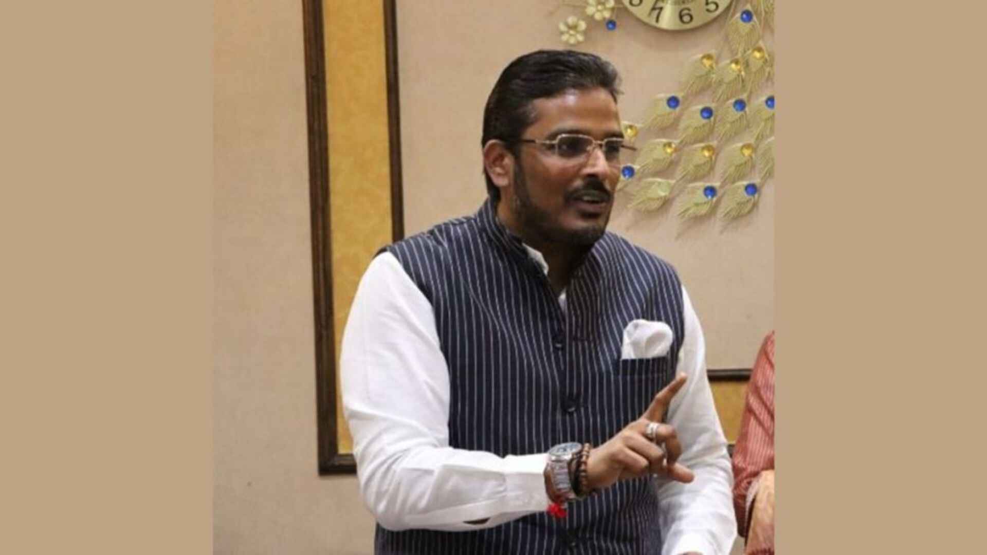 Madhya Pradesh Congress Stunned as Indore Candidate Akshay Kanti Bam Withdraws