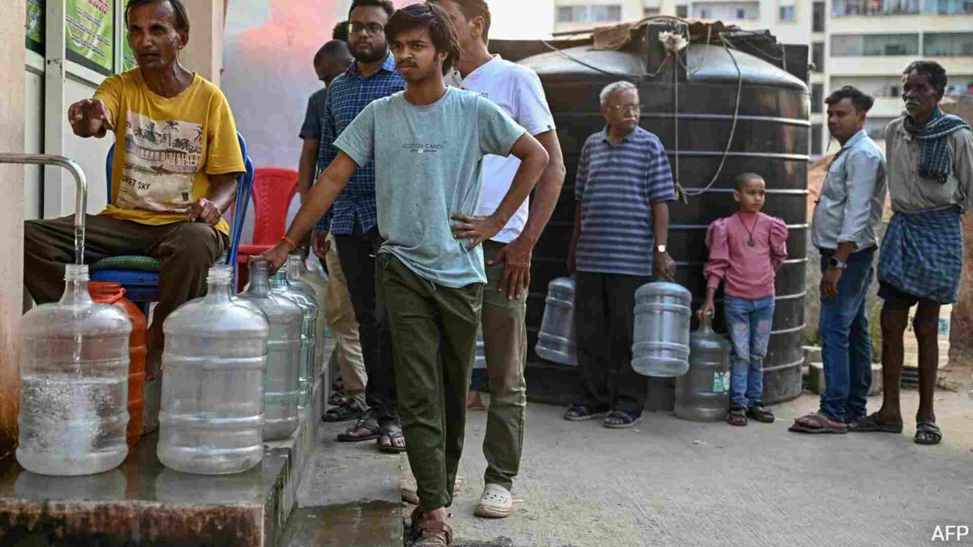 What factors are contributing to the threat of ‘No Water’ in Bengaluru?