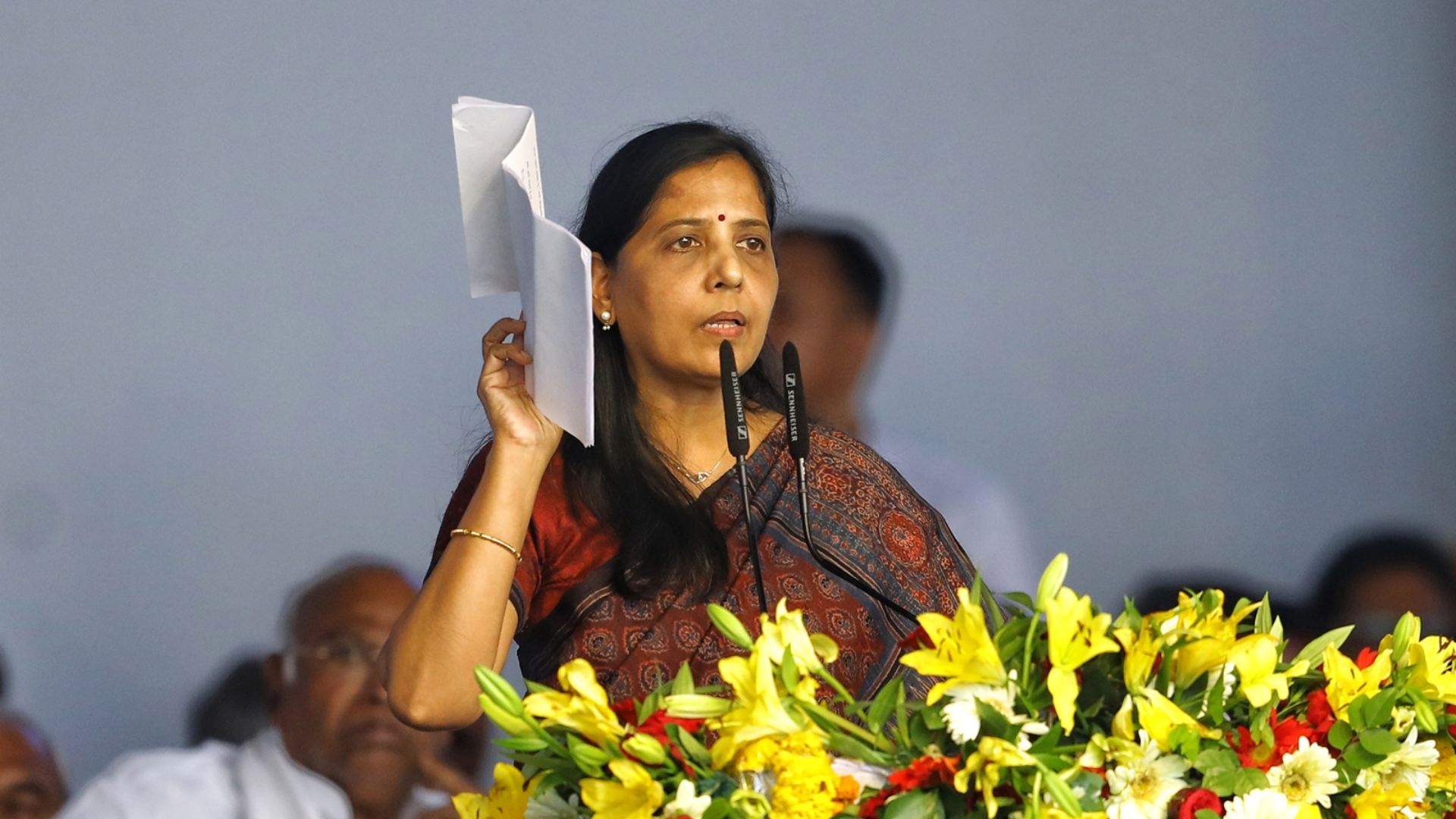 Lok Sabha Polls Sunita Kejriwal to campaign for AAP