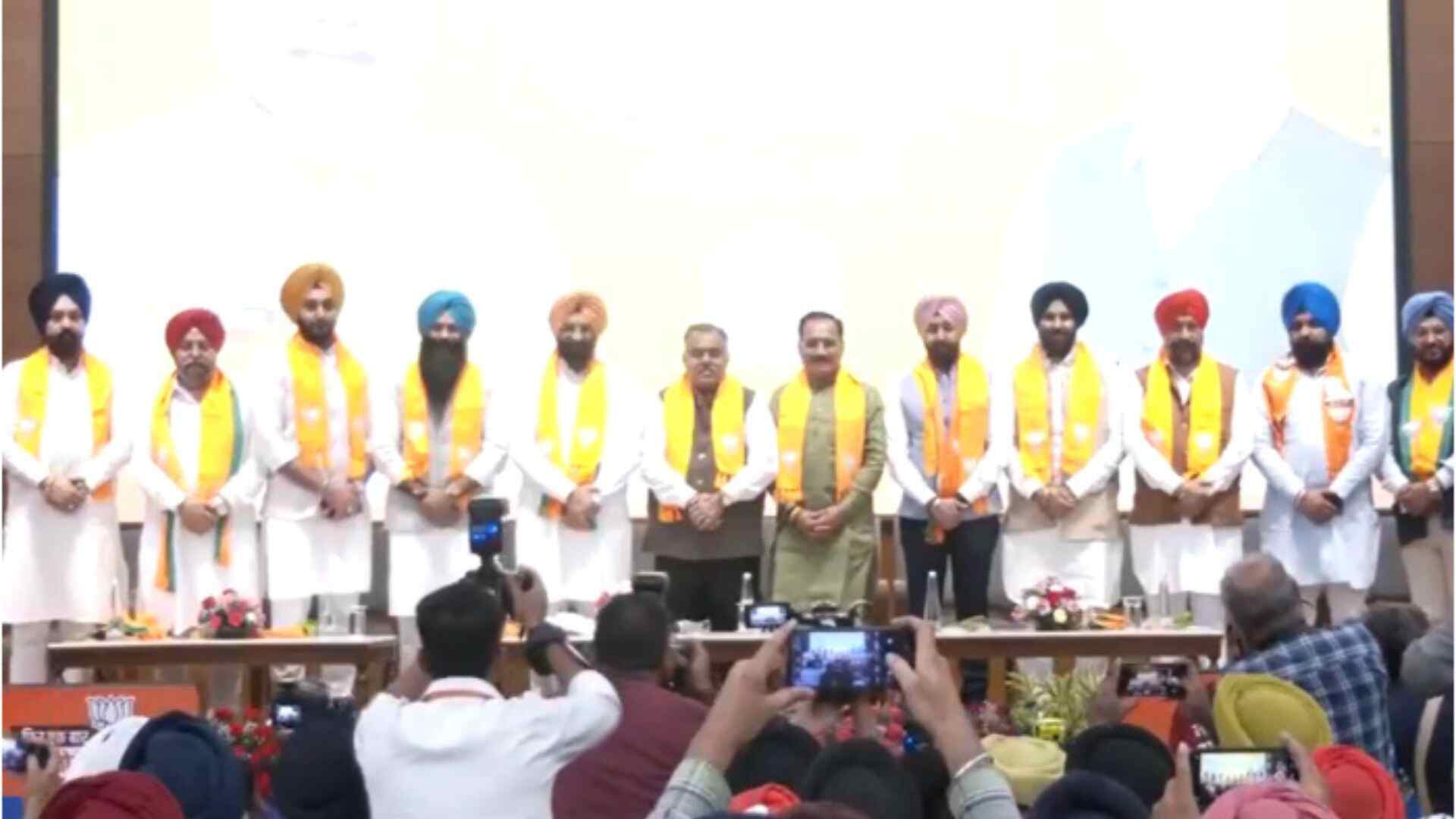 Sikh Community joins BJP in Delhi