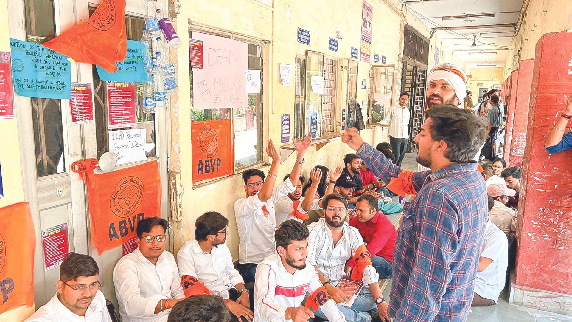 ABVP protests over issues at DU’s law faculty