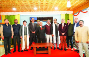 LG of Ladakh hosts farewell party for outgoing administrative secretaries