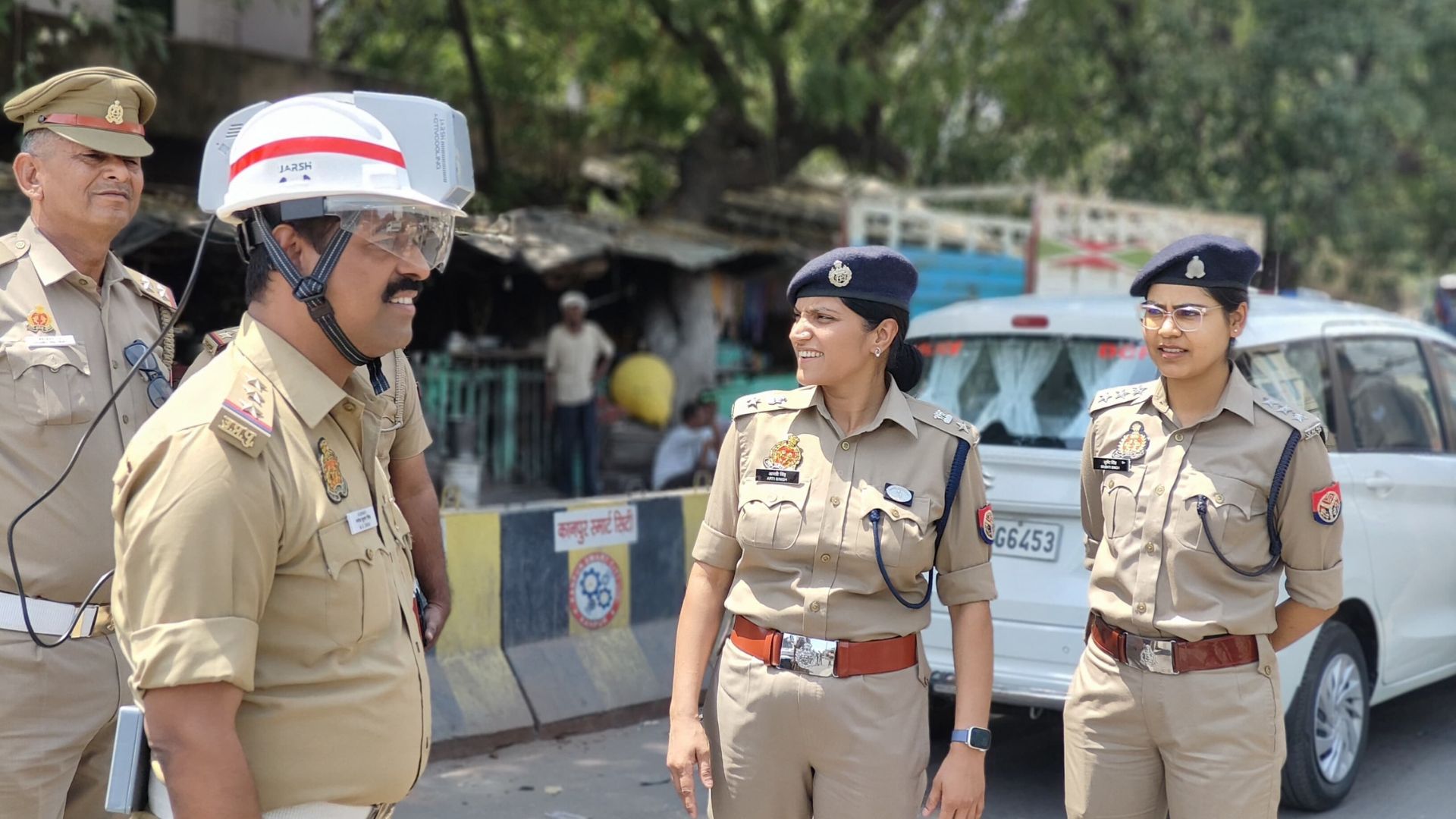 Kanpur Traffic Police soon to be equipped with special helmets to beat summer heat