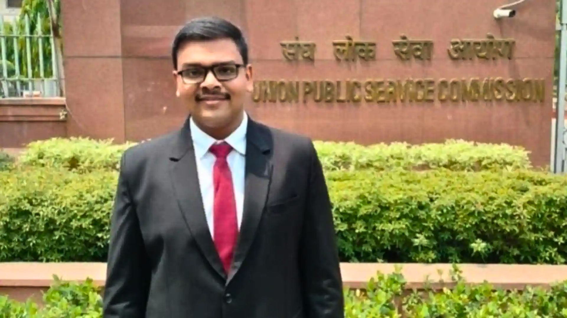 Lucknow’s Aditya Srivastava Tops UPSC 2023 Exam on Third Attempt