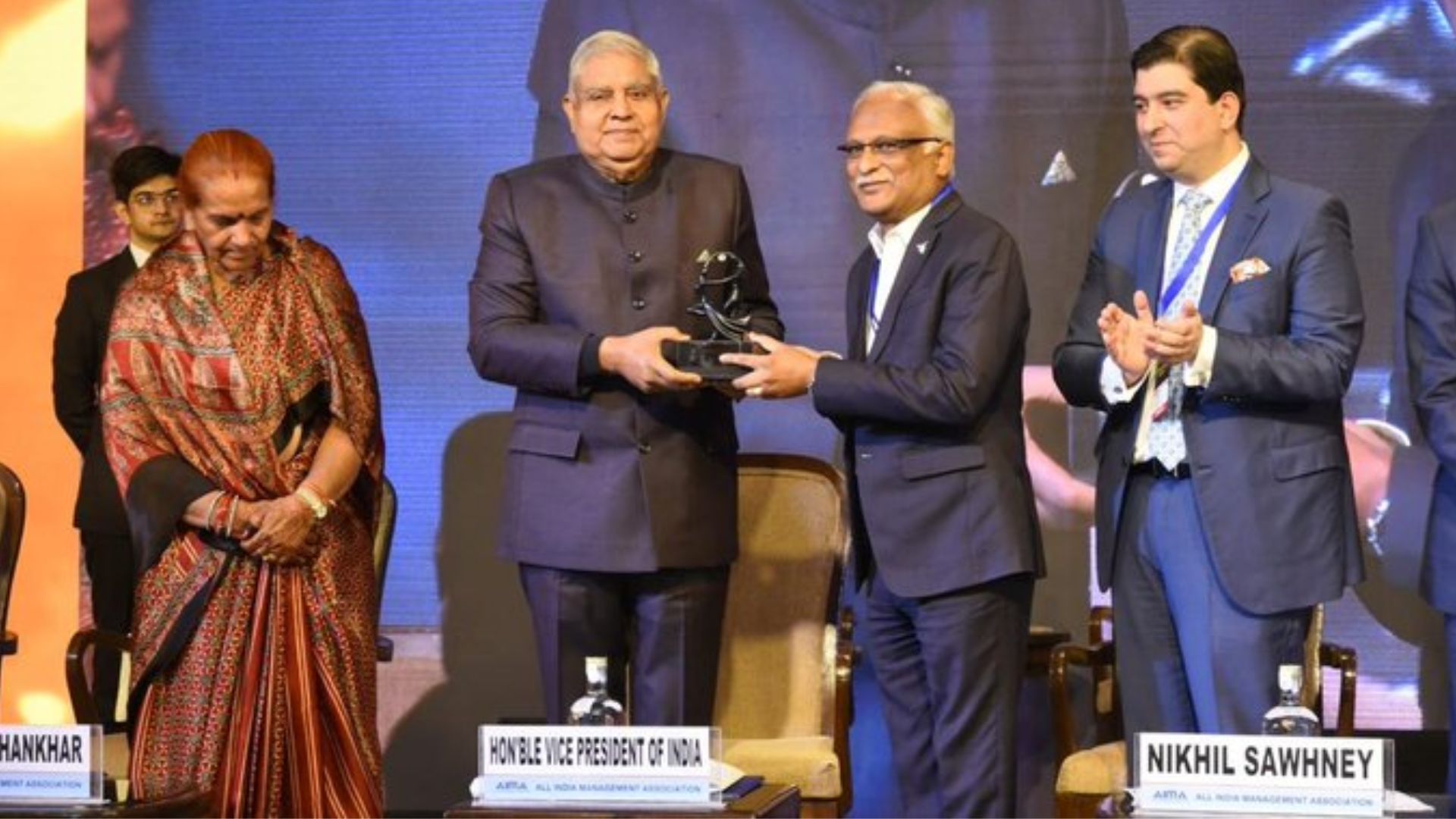 Vice President Jagdeep Dhankhar bestows 'PSU of the Year' Award to HAL