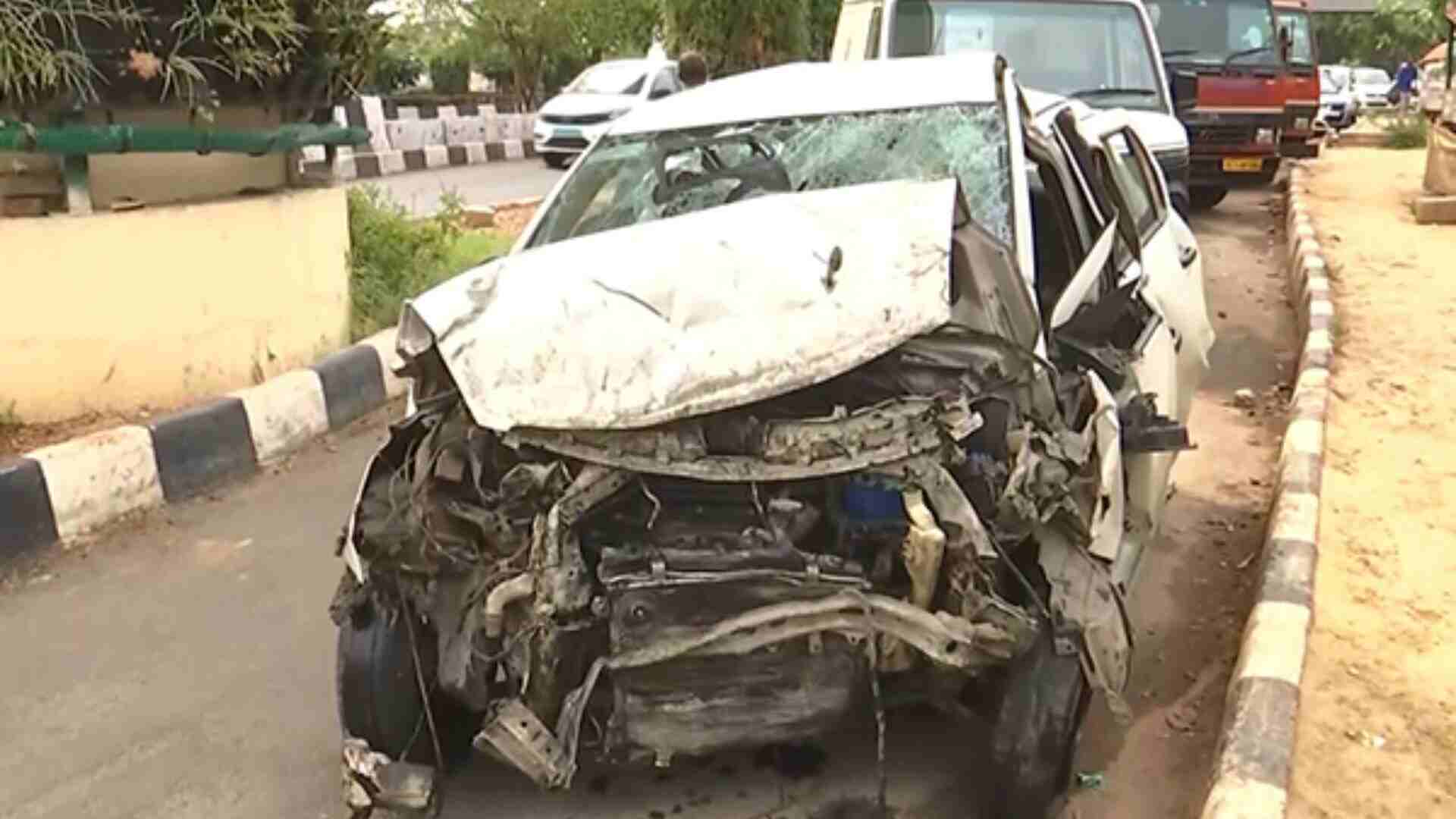 Jaguar car hits cab in Delhi’s Dhaula Kuan, three injured