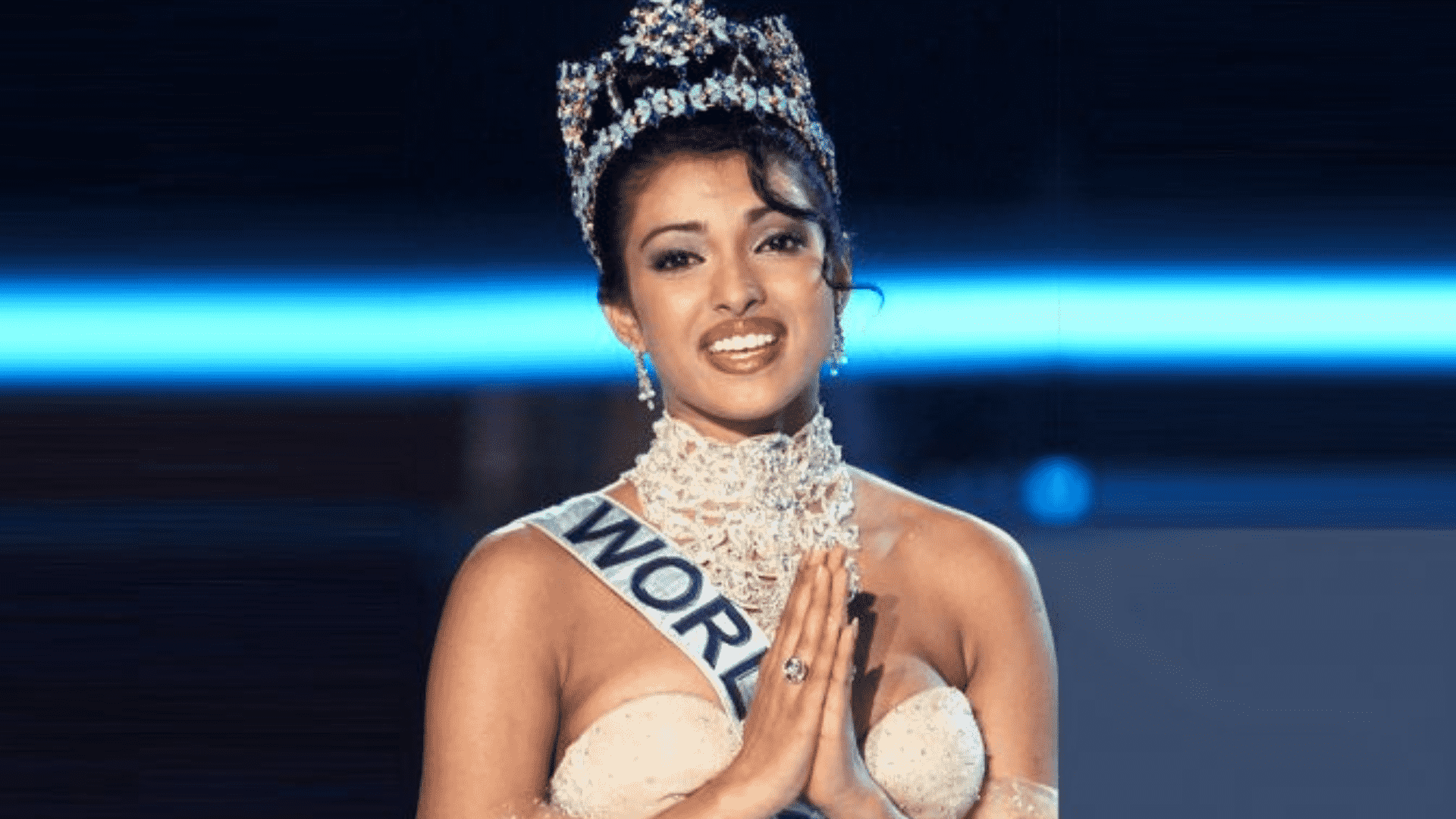 Priyanka Chopra says she kept newspaper clippings of Aishwarya Rai, Sushmita Sen winning Miss World and Miss Universe