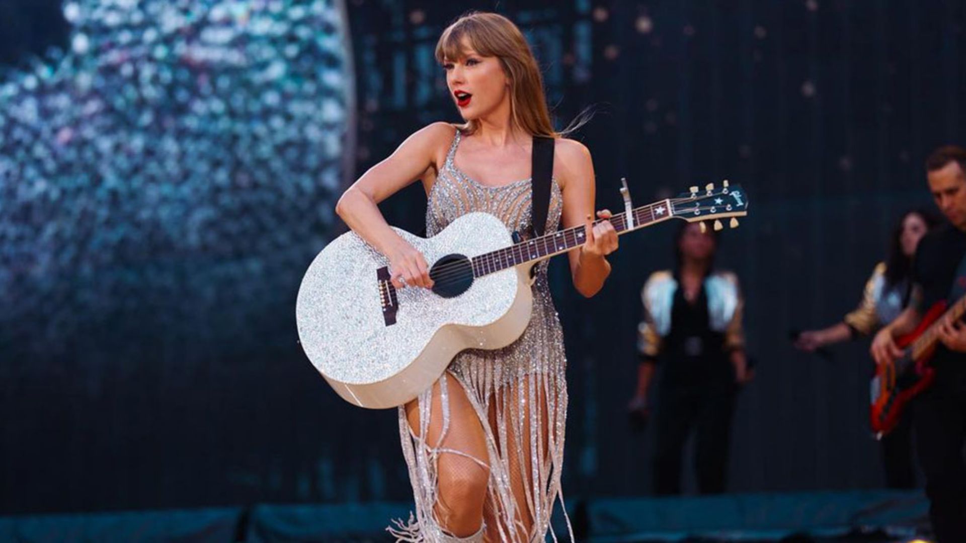 Decoding The Reasons Behind Taylor Swift’s Immense Popularity | Explained