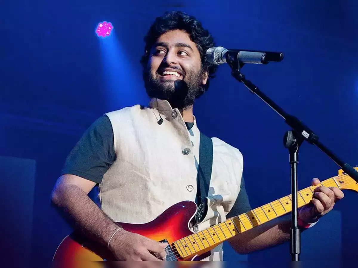 Arijit Singh’s ‘It’s Not Fair’ Reaction To Security Manhandling Female Fan: Watch Here