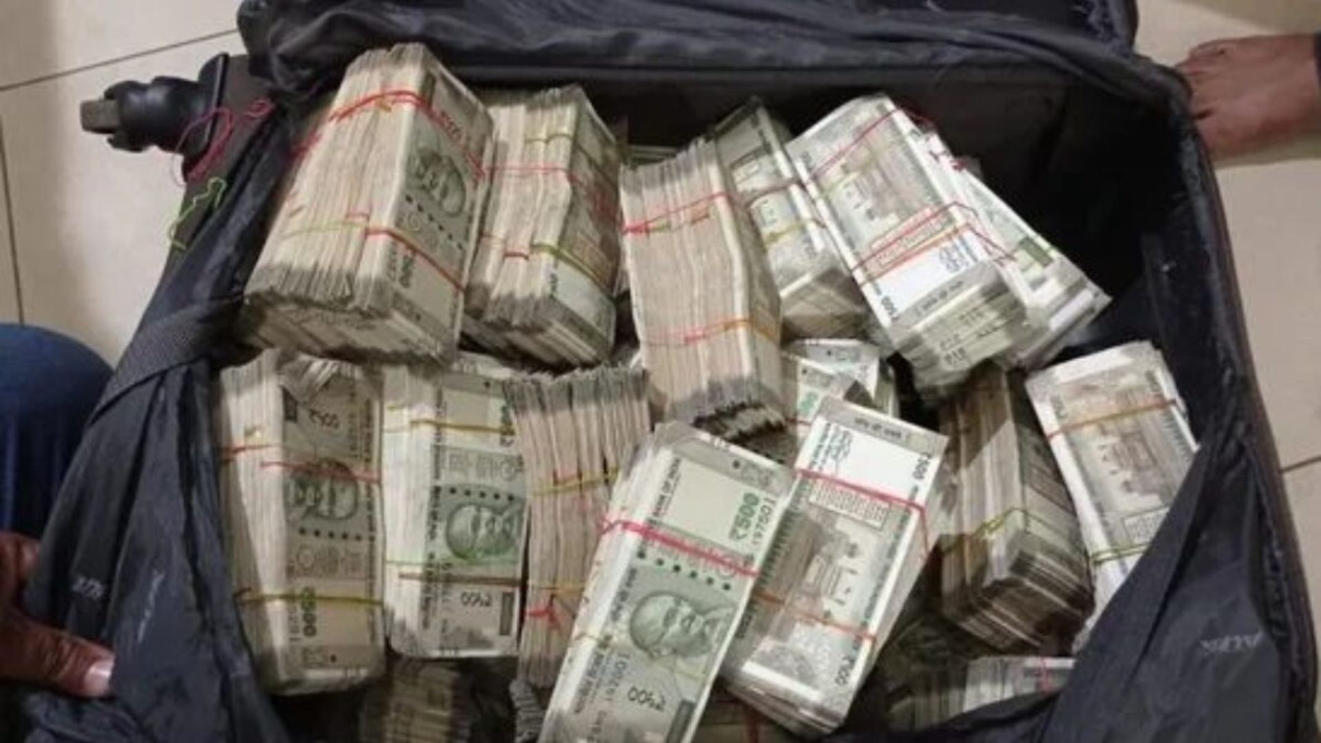 Liquor, cash worth over Rs 900 crore seized, Jodhpur on top