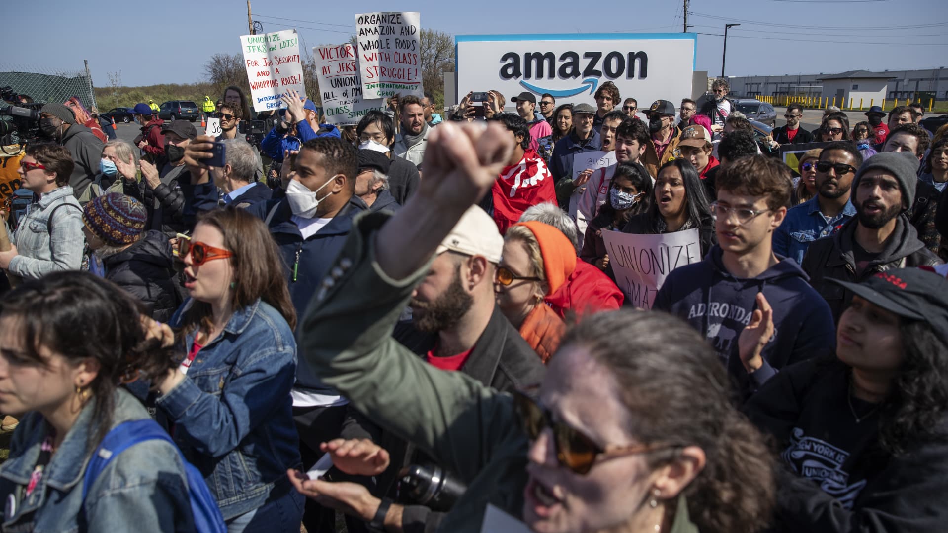 Amazon Hosts Anti-Union Workshops To Deter Workers