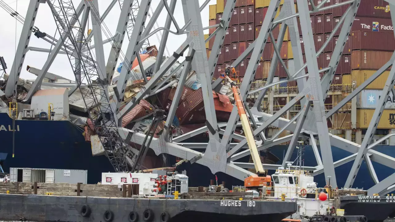 Baltimore Bridge Collapse: Officials Prepare for Controlled Demolition of the Bridge’s Wreckage on Dali