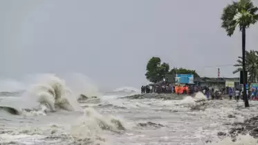 Cyclone 'Remal' Makes Landfall, West Bengal Braces for Impact