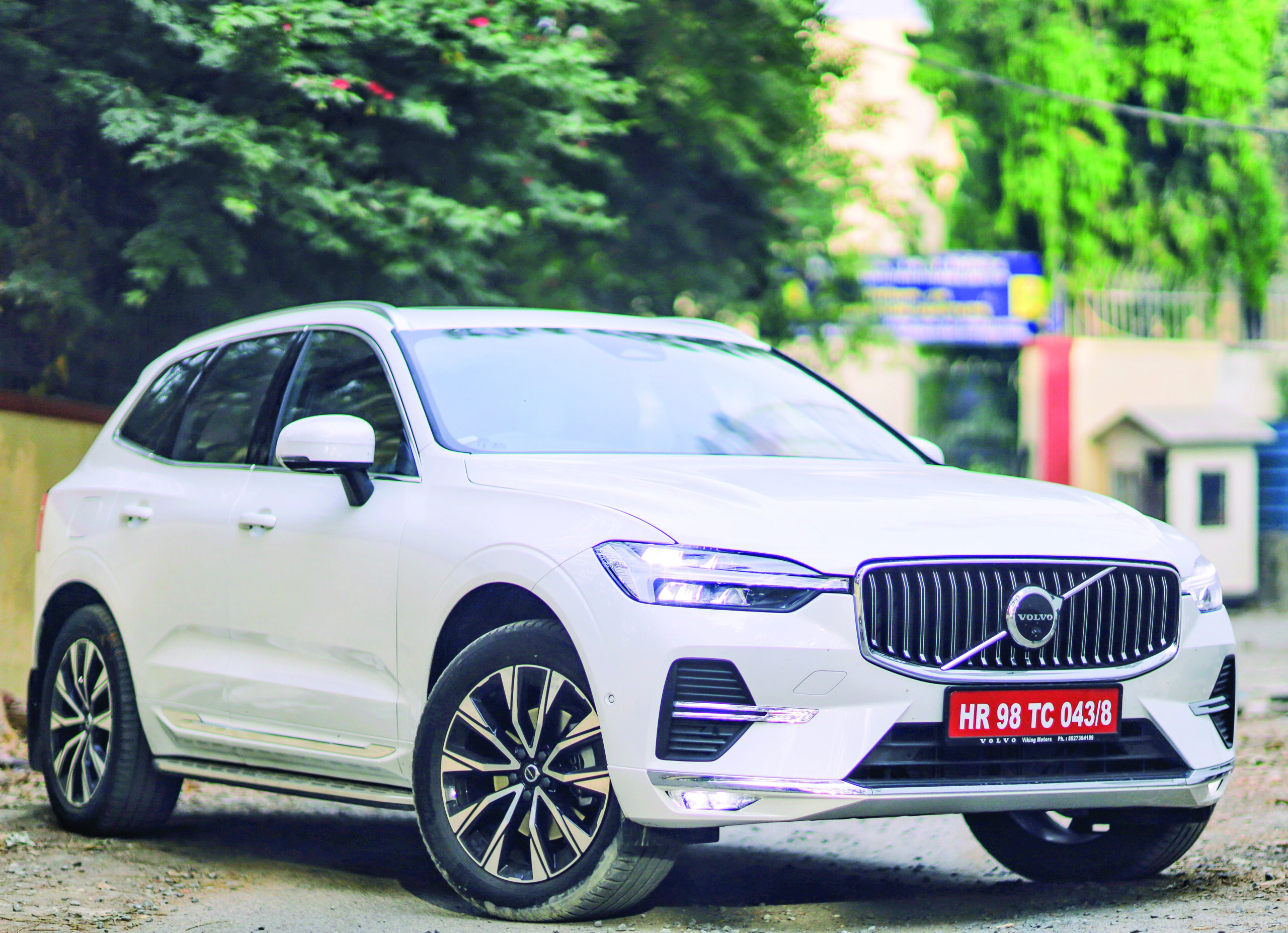 A SWEDE DEAL! VOLVO XC60 B5 AWD REVIEW
