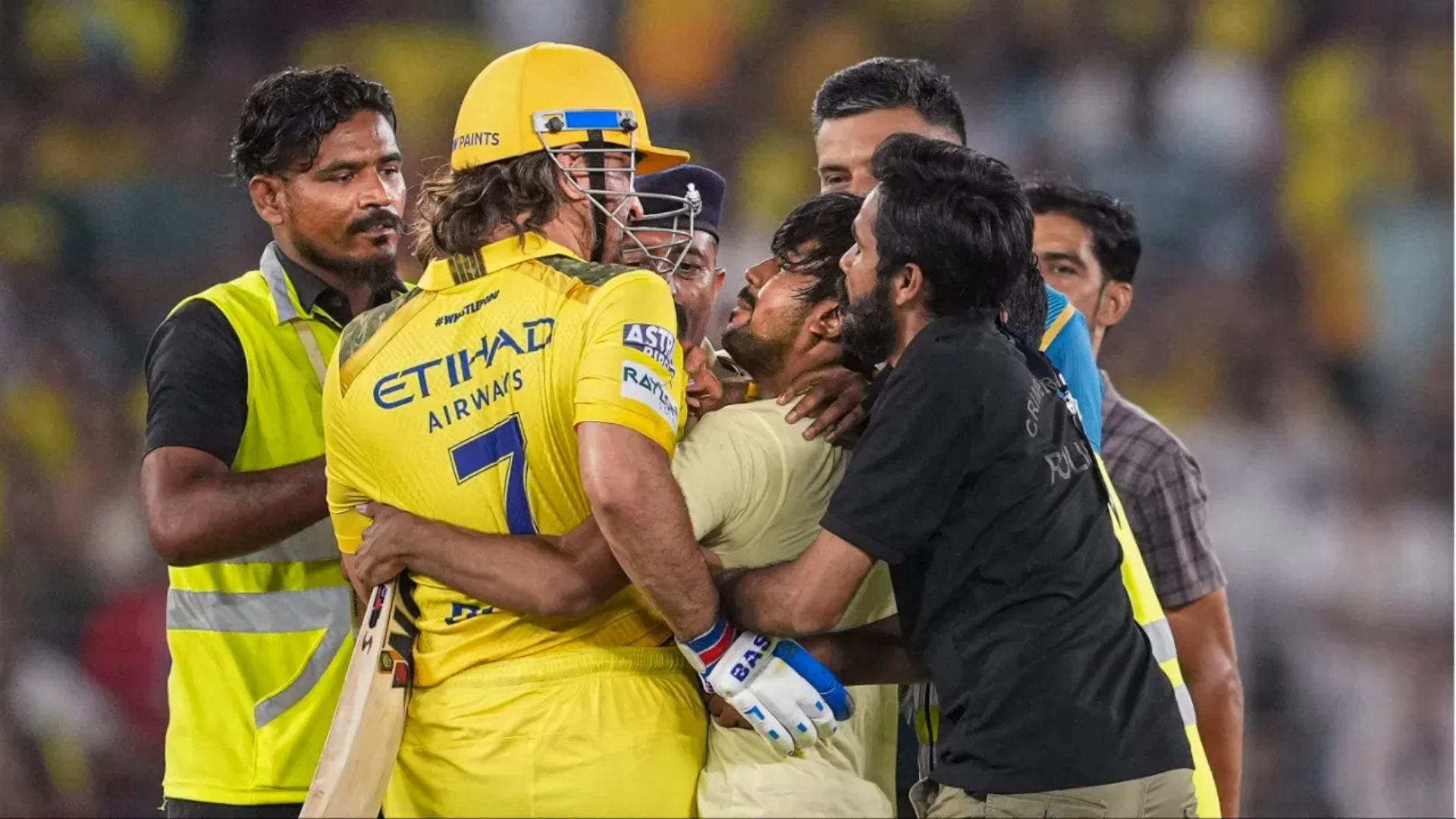 IPL 2024: MS Dhoni Handling Excited Fans With Ease Between GT vs CSK Clash