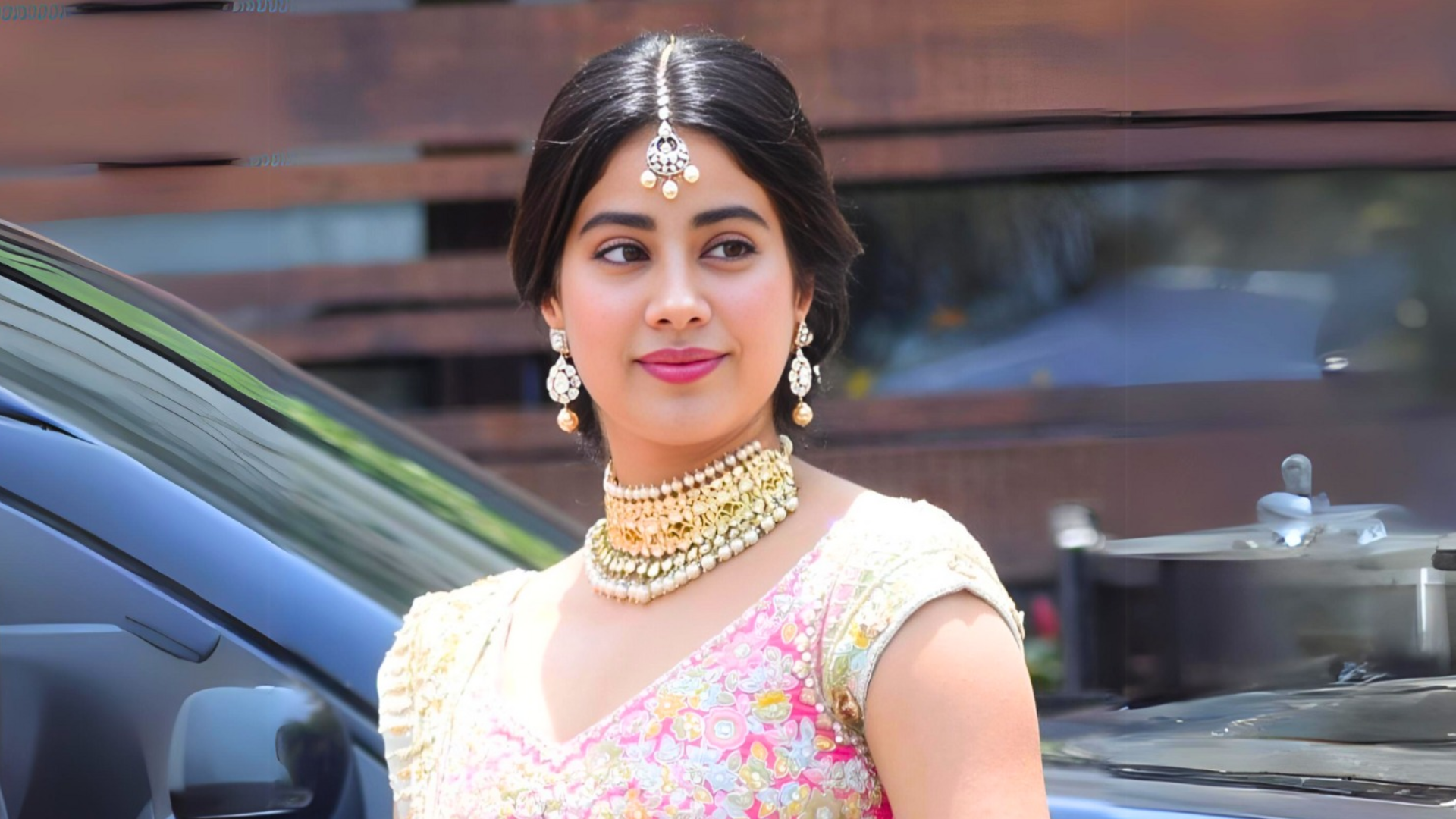 Janhvi Kapoor Calls CSK Star MS Dhoni Her Favourite Cricketer, Opens Up On Preparing For Her Role In 'Mr and Mrs Mahi'