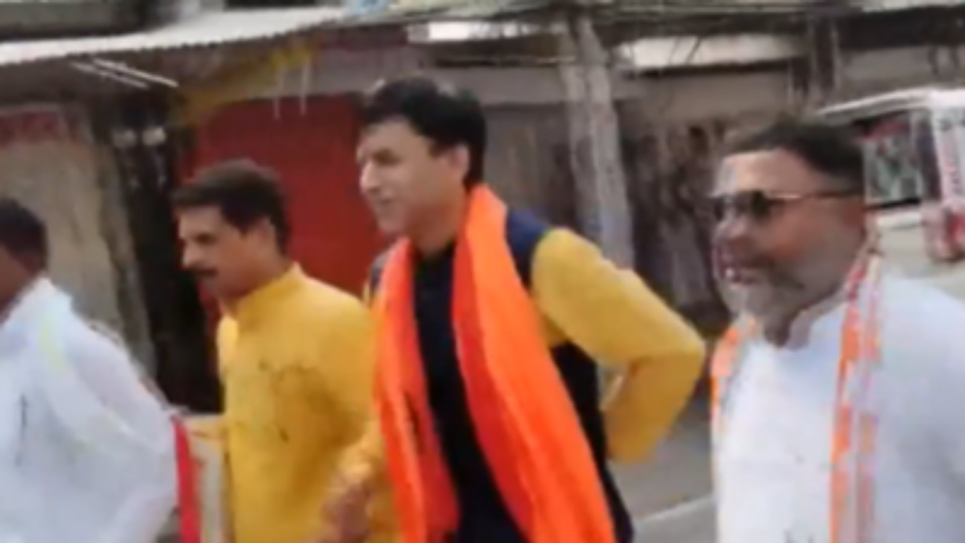Lok Sabha Election 2024: BJP Candidate Runs to File Nomination in The Last Minute in UP's Deoria