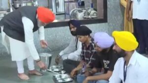 PM Modi Serves Langar At Gurudwara Patna Sahib At Bihar