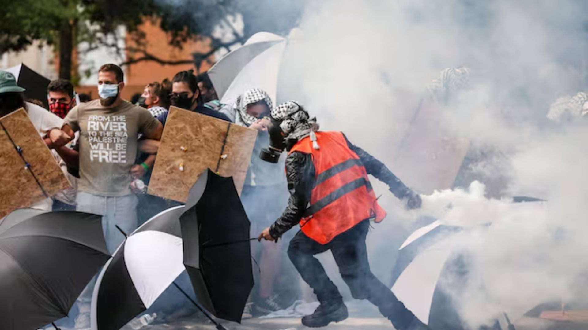 Police Use Tear Gas on Pro-Palestinian Protestors at University of Florida