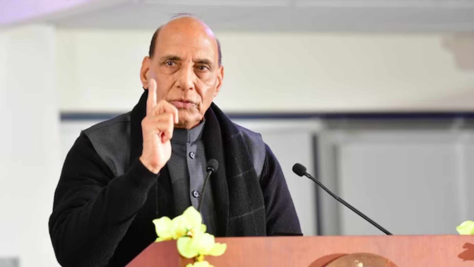 Rajnath Singh Declines Silver Crown As Gift; Suggests Converting Into Anklets For A Bride From Poor Family