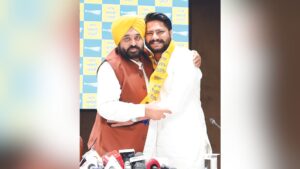 Former MLA Dalvir Singh Goldy joins AAP along with supporters