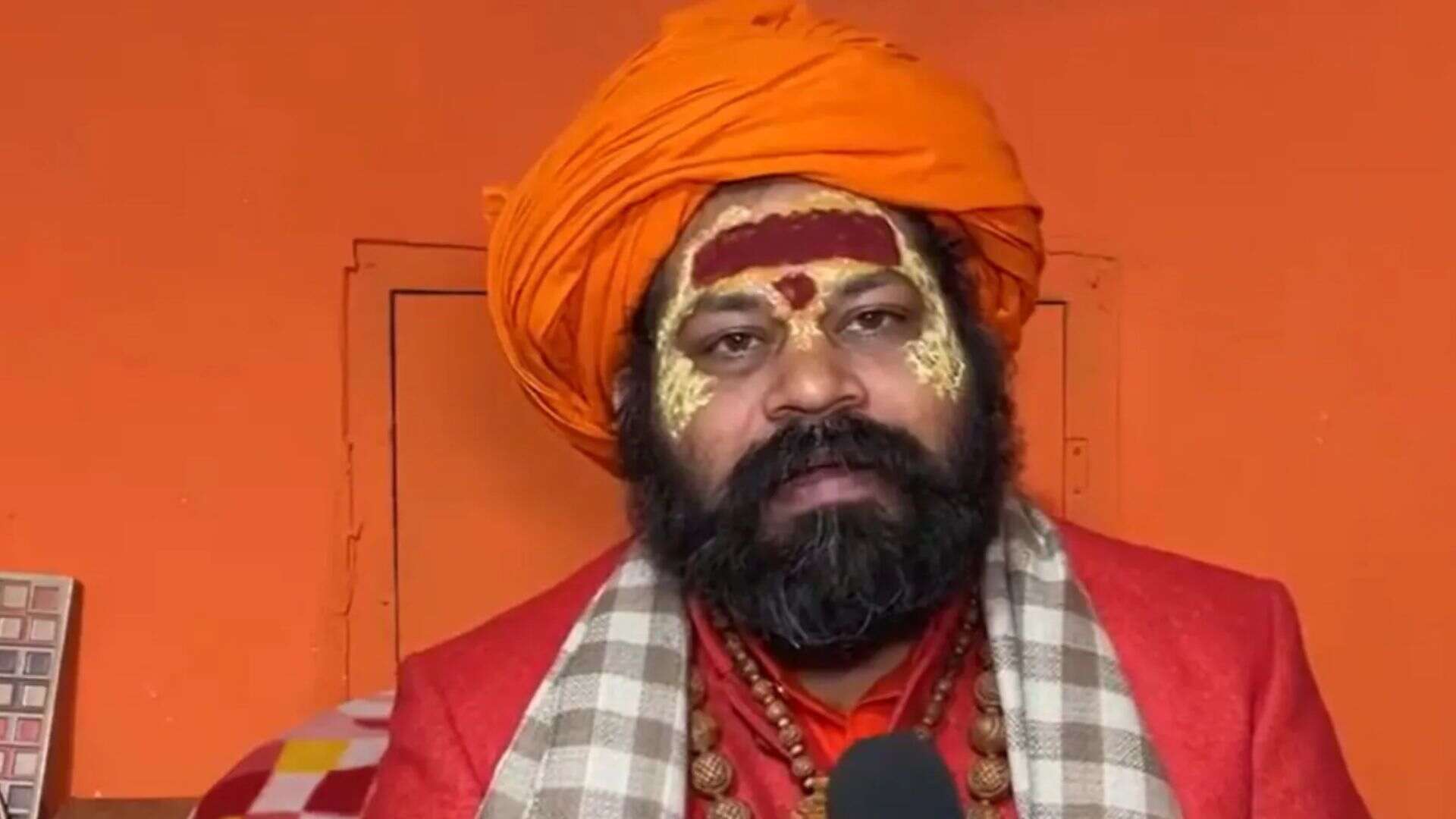 “Vote For The Upliftment Of India…” Says Ayodhya’s Hanuman Garhi Temple Priest Mahant Raju
