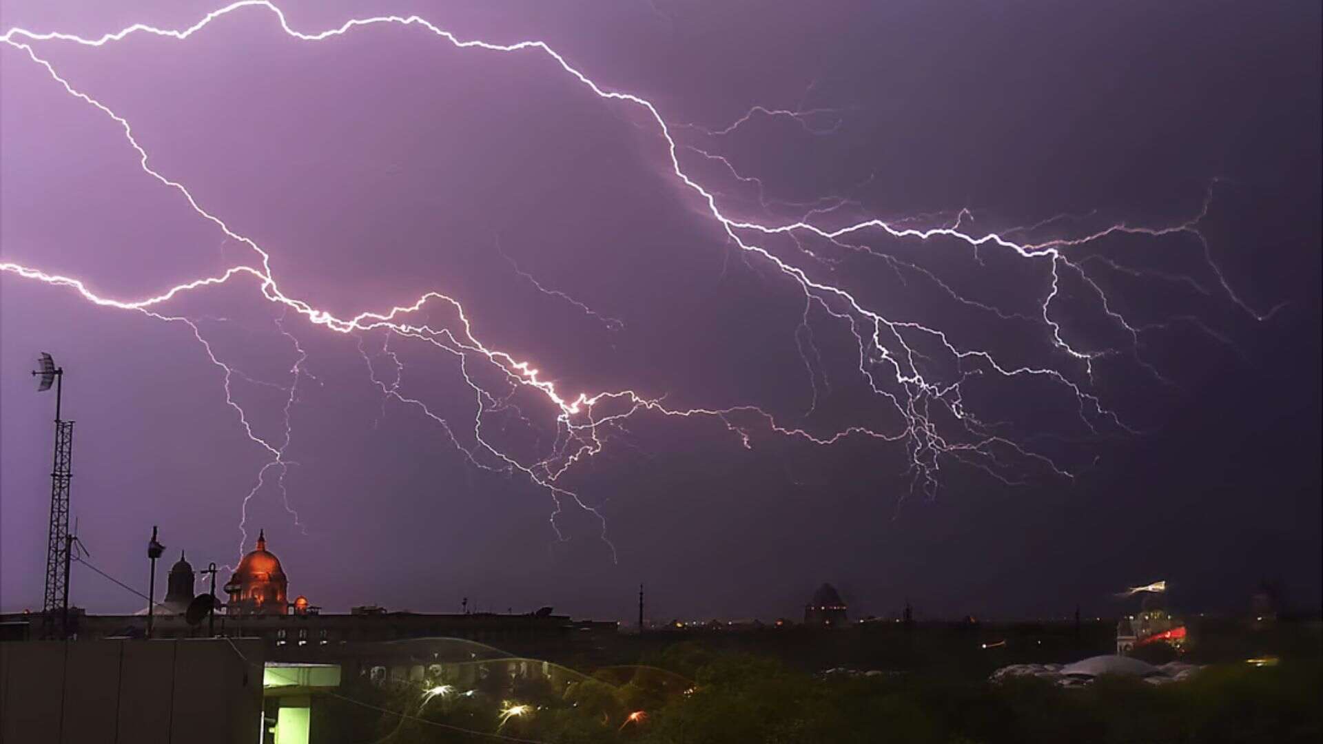 Dust Storm And Thunder Storm In Delhi, 2 Dead |  How It Forms And Impact On Daily Life