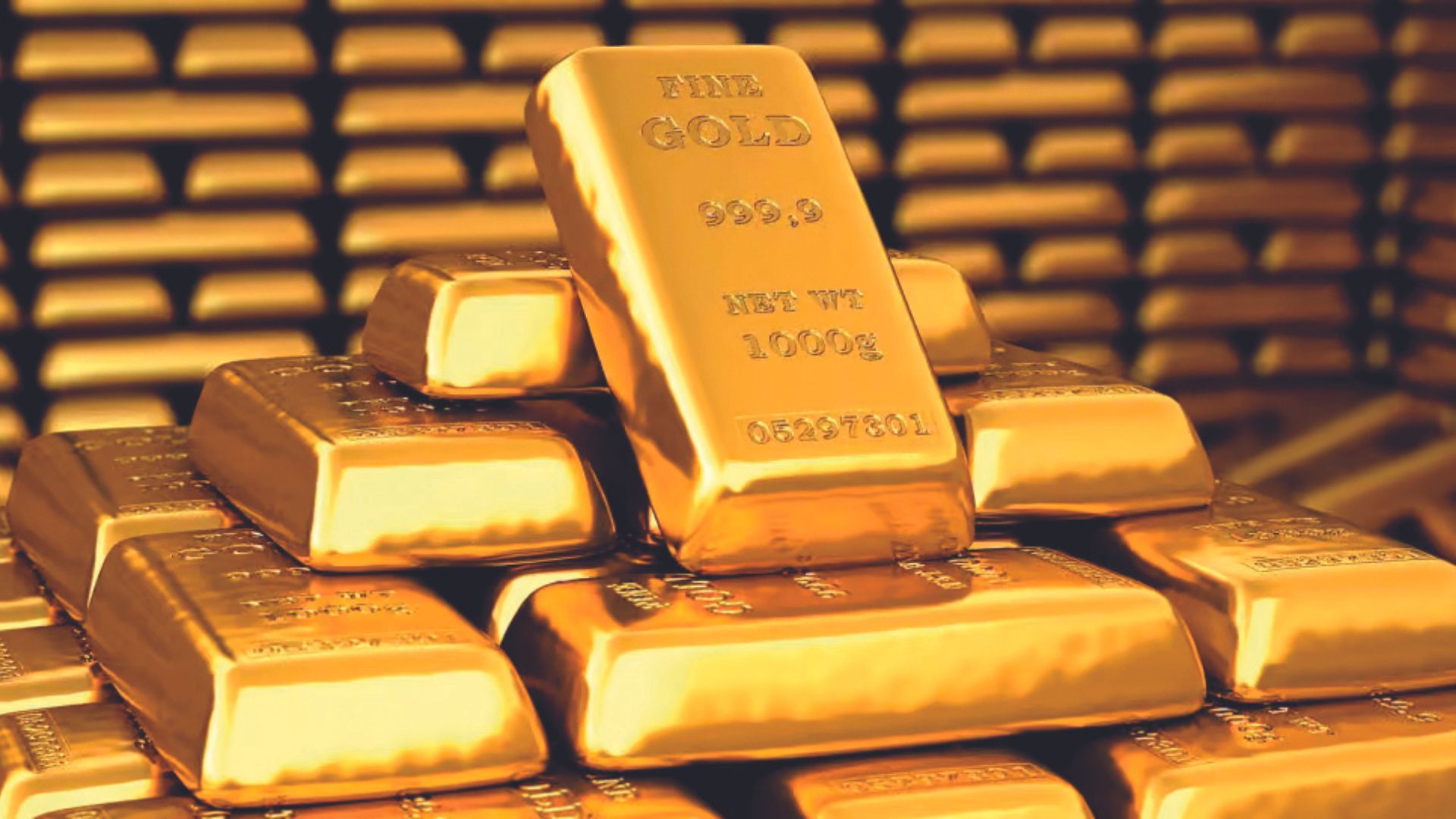 Global gold demand stays strong, supports record-high prices
