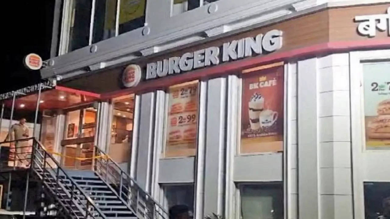 Two Men Open Fire at a 26-Year-Old in Burger King, Victim Shot Dead; Others Scramble Across For Their Lives