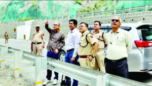 Secretary R&B Bhupinder Kumar inspects NH-44 maintenance