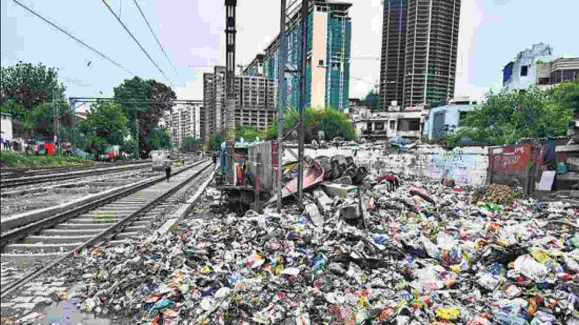 MCD Bills Northern Railway ₹6cr After Clearing 60% Rly Track Garbage