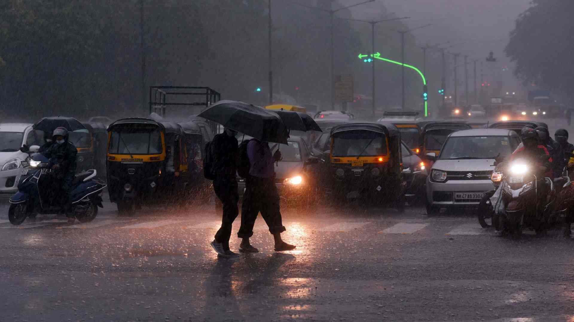 Mumbai: Parts Of The City Witness Heavy Rain, Conditions Favorable For Monsoon In Maharashtra Says IMD