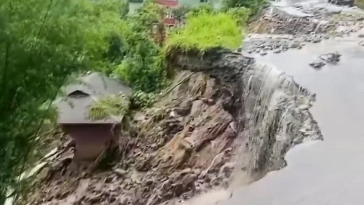 Sikkim: Nine Killed, 1,200 Tourists Stranded In Sikkim Landslides Over Three Days