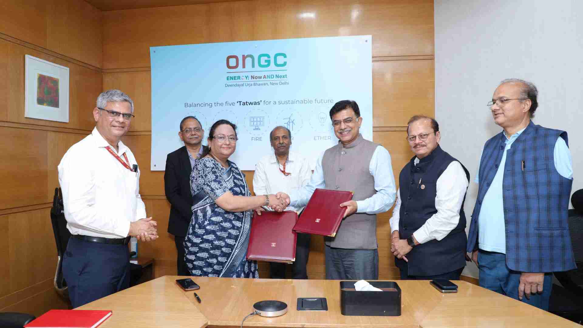 ONGC And IOC Sign Agreement To Set Up LNG Plant Near Hatta Gas Field In Madhya Pradesh