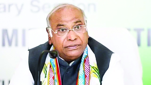 Kharge lashes out at BJP govt after IGI T-1 roof collapses